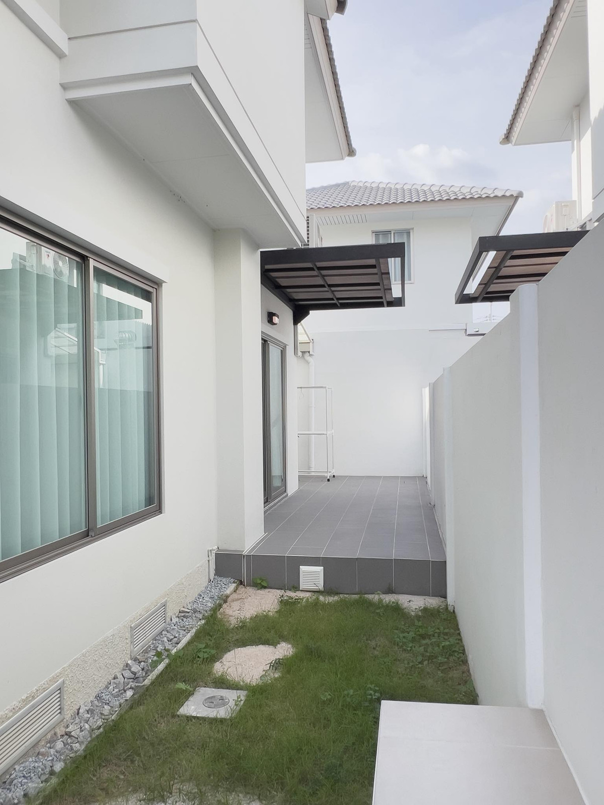 For RentHousePattaya, Bangsaen, Chonburi : For rent, beautiful detached house near Pattaya city. and international school, fully furnished, ready to move in