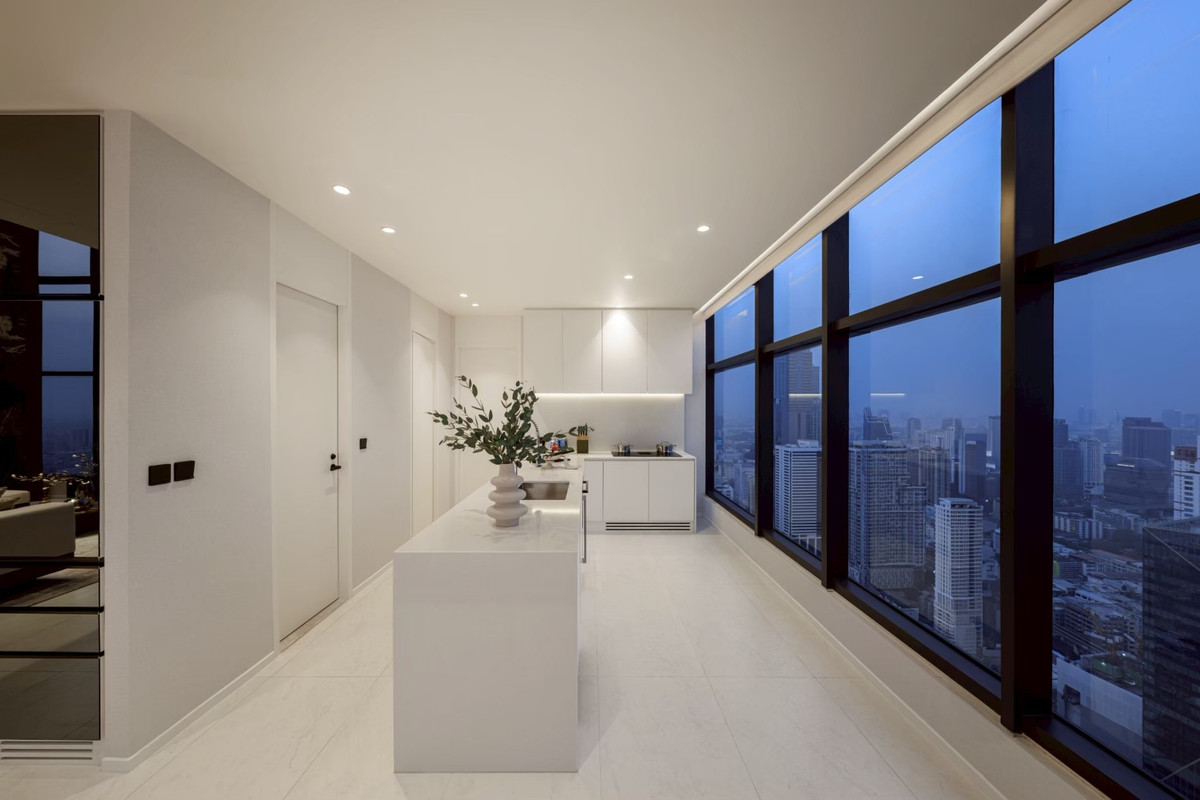 For SaleCondoRatchathewi,Phayathai : CONNER Ratchathewi | Super Luxury Penthouse, 3 floors, 270 degree view, near BTS Ratchathewi, the newest Super Luxury condo from The Creators HQ, outstanding with the Vertical Forest concept - an 80 meter high sky garden planted with over 145,987+ trees, 