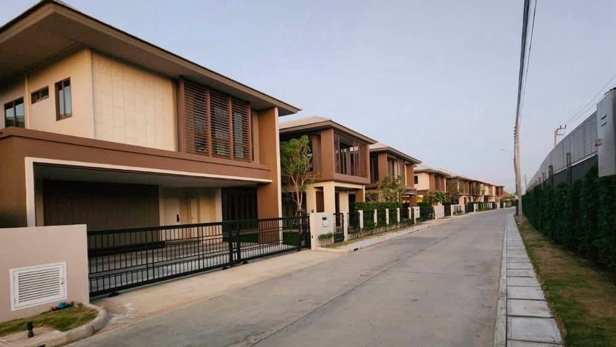 For RentHousePattanakan, Srinakarin : Single house for rent, Burasiri Krungthep Kreetha project.