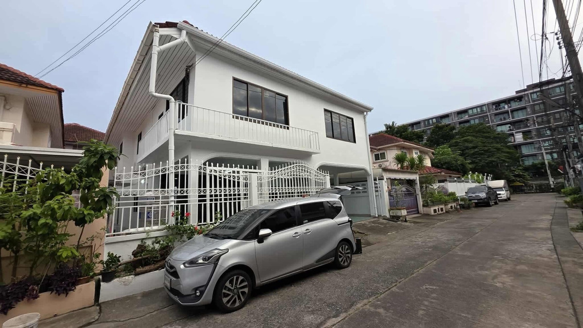 ให้เช่าบ้านโชคชัย4 ลาดพร้าว71 : 🔥🔥Code 30014🔥บ้านเดี่ยว 2 ชั้น หมู่บ้านระเบียงทอง 4 [ นาคนิวาส ] 🌐 𝙇𝙄𝙉𝙀@ : @fastforrentcondo 