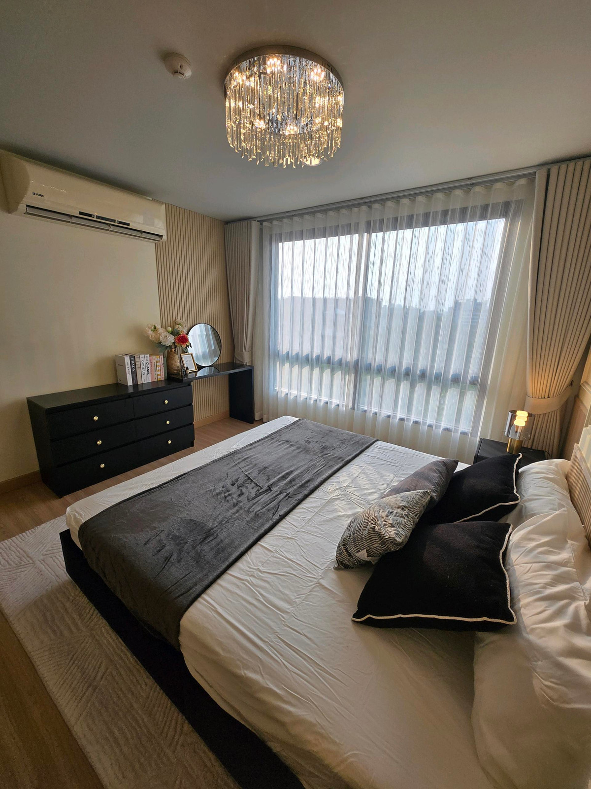 ขายคอนโดบางนา แบริ่ง ลาซาล : ขายคอนโด Nich Mono บางนา รีโนเวทใหม่ 42 ตร.ม. สไตล์ Modern Luxury พร้อมอยู่ ราคา 1.99 ล้านบาท