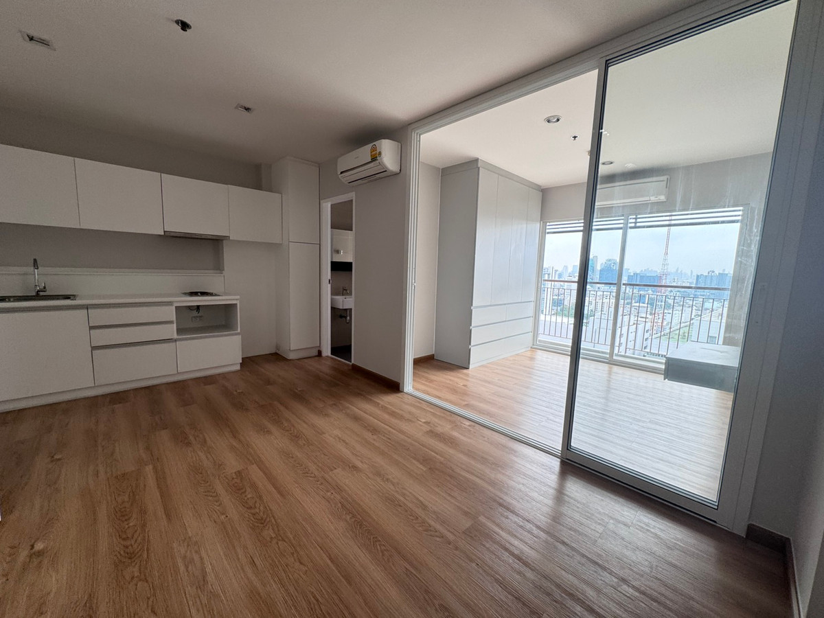 ขายคอนโดลาดพร้าว เซ็นทรัลลาดพร้าว : Sym วิภาวดี ลาดพร้าว ห้องสวย พร้อมขาย ตำเเหน่งดีมาก ฝั่งไทยรัฐ วิวโล่ง สอบถามได้ครับ