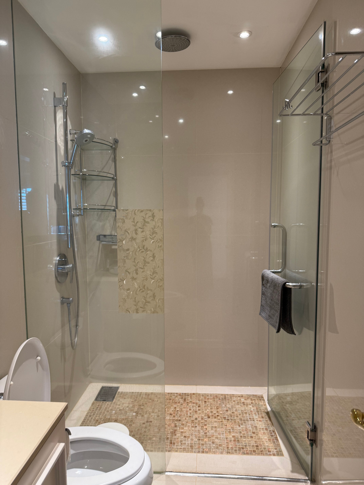 ให้เช่าคอนโดนานา : 🔥ให้เช่าด่วน🔥The Oleander  2 ห้องนอน 2 ห้องน้ำ ห้องกว้างขวาง เดินทางสะดวก สุขุมวิท ซอย 11 ❗