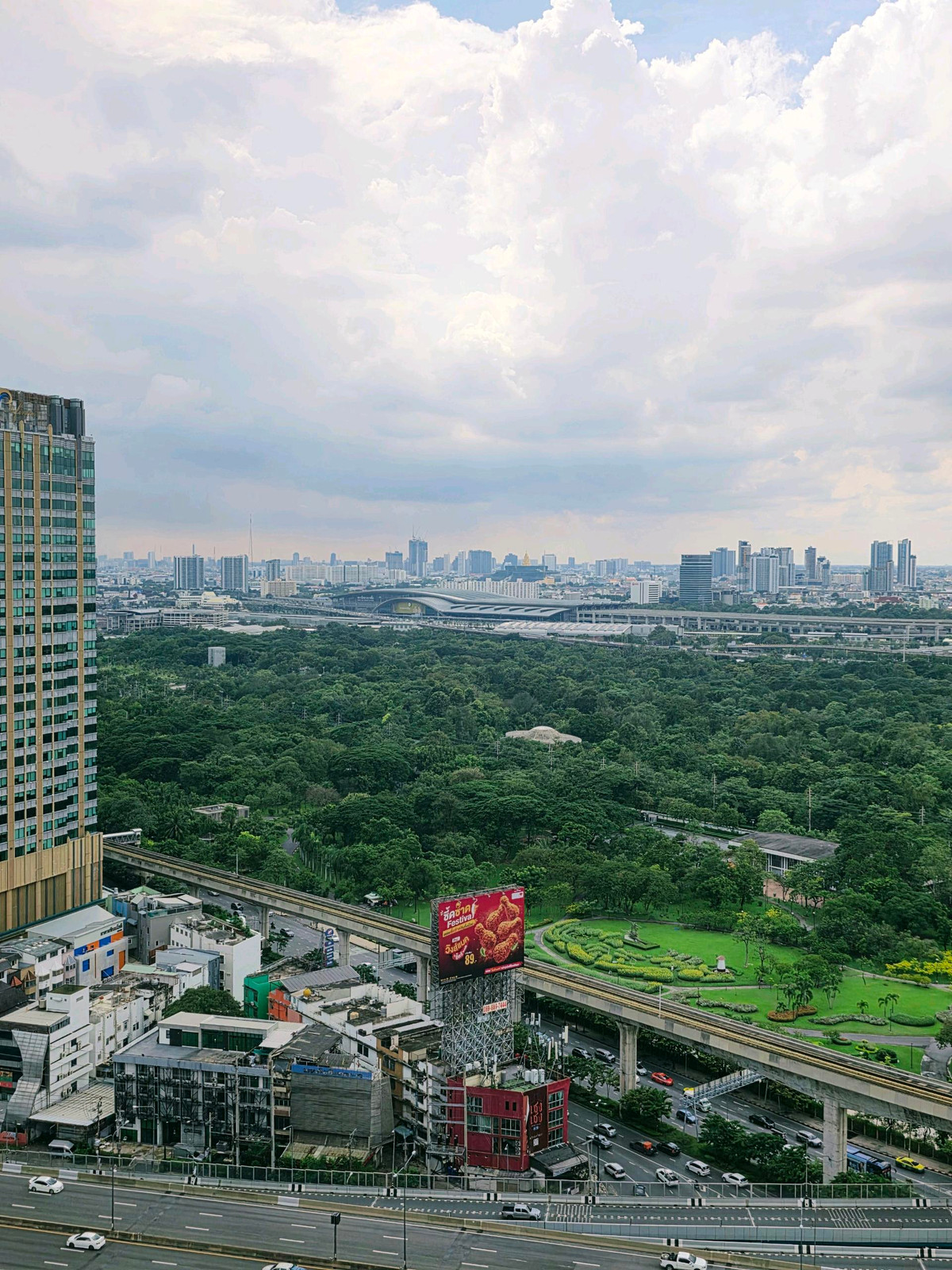 ให้เช่าคอนโดลาดพร้าว เซ็นทรัลลาดพร้าว : 🔥ให้เช่าด่วน🔥 The Saint Residence 2 ห้องนอน 2 ห้องน้ำ ห้องบิ๊วอิน ทั้งห้อง เฟอร์นิเจอร์ครบ พร้อมอยู่ เดินทางสะดวก ใกล้ MRT พหลโยธิน ❗