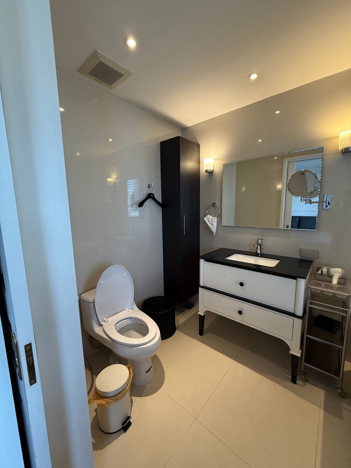 ให้เช่าคอนโดนานา : 🔥ให้เช่าด่วน🔥The Oleander  2 ห้องนอน 2 ห้องน้ำ ห้องกว้างขวาง เดินทางสะดวก สุขุมวิท ซอย 11 ❗