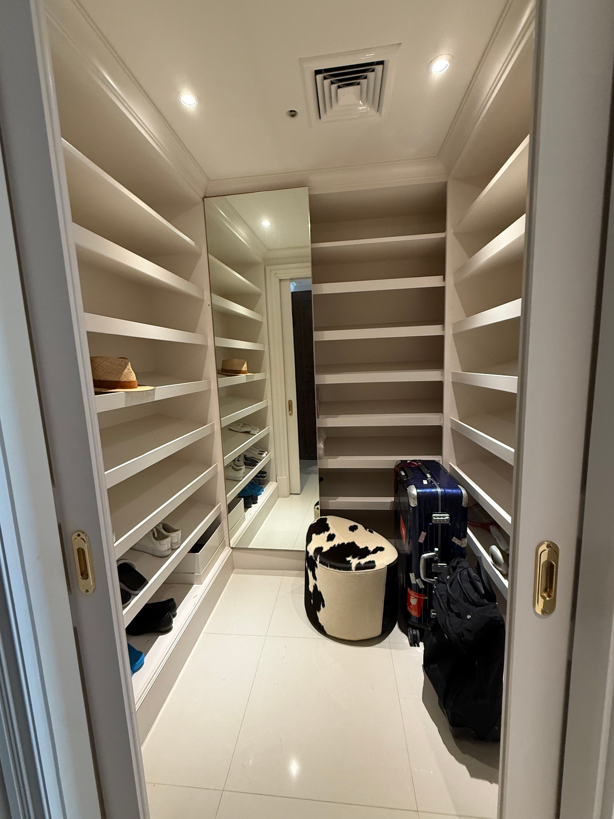 ให้เช่าคอนโดนานา : 🔥ให้เช่าด่วน🔥The Oleander  2 ห้องนอน 2 ห้องน้ำ ห้องกว้างขวาง เดินทางสะดวก สุขุมวิท ซอย 11 ❗