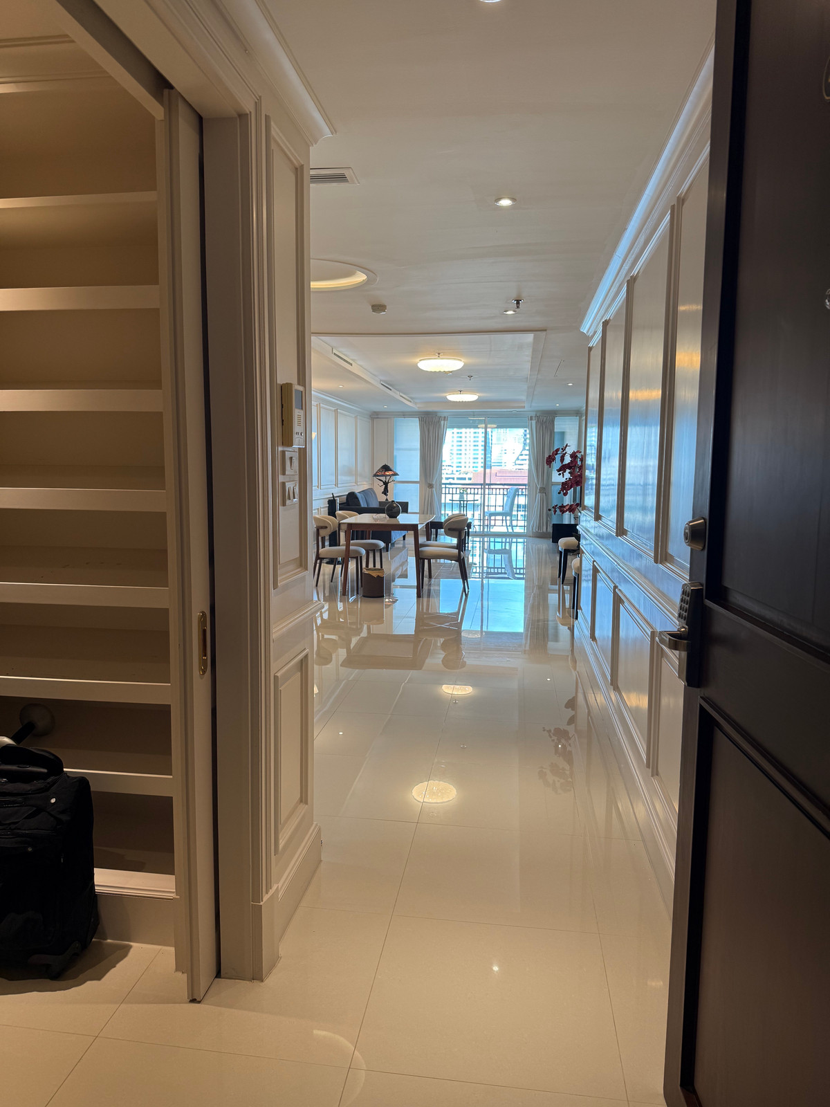 ให้เช่าคอนโดนานา : 🔥ให้เช่าด่วน🔥The Oleander  2 ห้องนอน 2 ห้องน้ำ ห้องกว้างขวาง เดินทางสะดวก สุขุมวิท ซอย 11 ❗