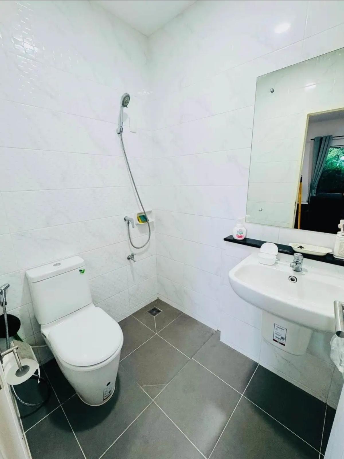 ขายทาวน์โฮมรัตนาธิเบศร์ สนามบินน้ำ พระนั่งเกล้า : ขายทาวน์เฮ้าส์/ทาวน์โฮม  เดอะ เมทโทร รัตนาธิเบศร์ ห้องมุม หน้ากว้าง ไทรม้า เมืองนนทบุรี นนทบุรี CX-135774