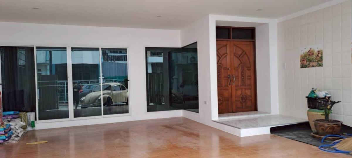 ขายทาวน์โฮมลาดพร้าว101 แฮปปี้แลนด์ : ขายทาวน์เฮ้าส์/ทาวน์โฮม  หมู่บ้าน เสนาวิลล่า 84 รีโนเวทใหม่ คลองจั่น เขต บางกะปิ กรุงเทพ CX-134733