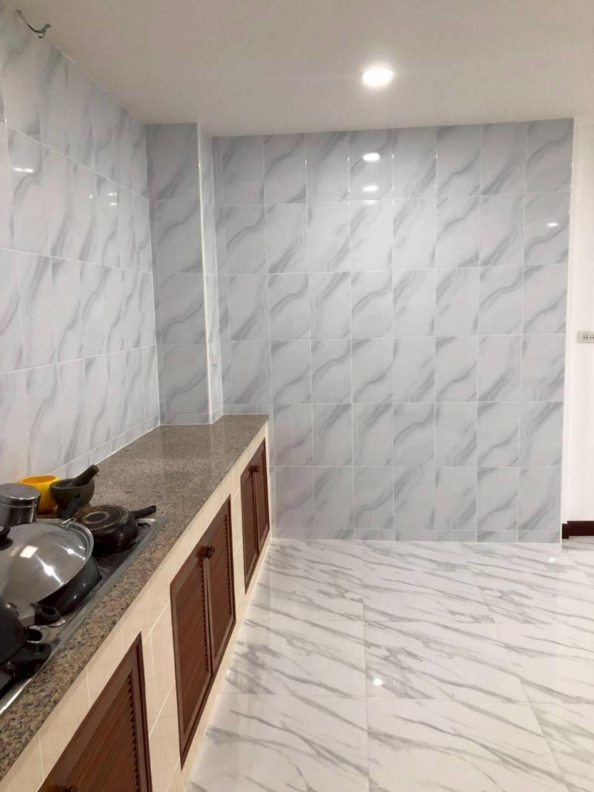 ขายทาวน์โฮมลาดพร้าว101 แฮปปี้แลนด์ : ขายทาวน์เฮ้าส์/ทาวน์โฮม  หมู่บ้าน เสนาวิลล่า 84 รีโนเวทใหม่ คลองจั่น เขต บางกะปิ กรุงเทพ CX-134733