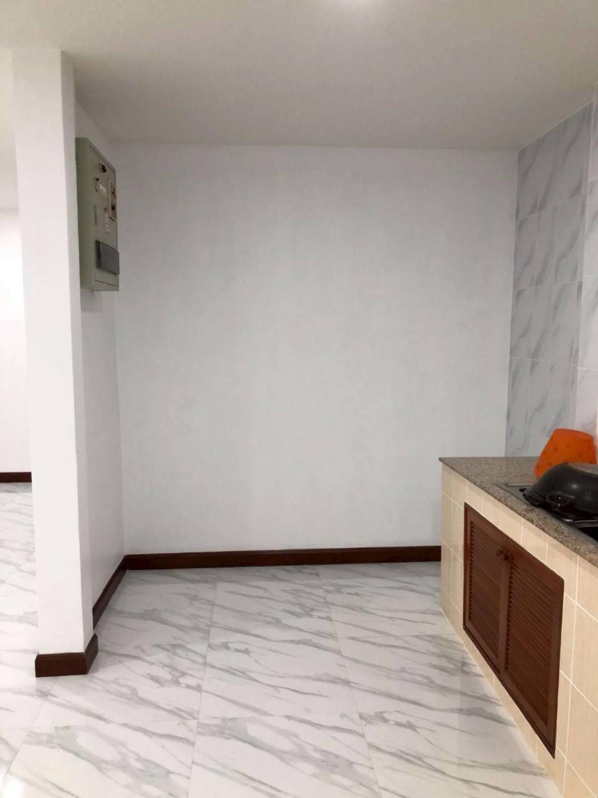 ขายทาวน์โฮมลาดพร้าว101 แฮปปี้แลนด์ : ขายทาวน์เฮ้าส์/ทาวน์โฮม  หมู่บ้าน เสนาวิลล่า 84 รีโนเวทใหม่ คลองจั่น เขต บางกะปิ กรุงเทพ CX-134733