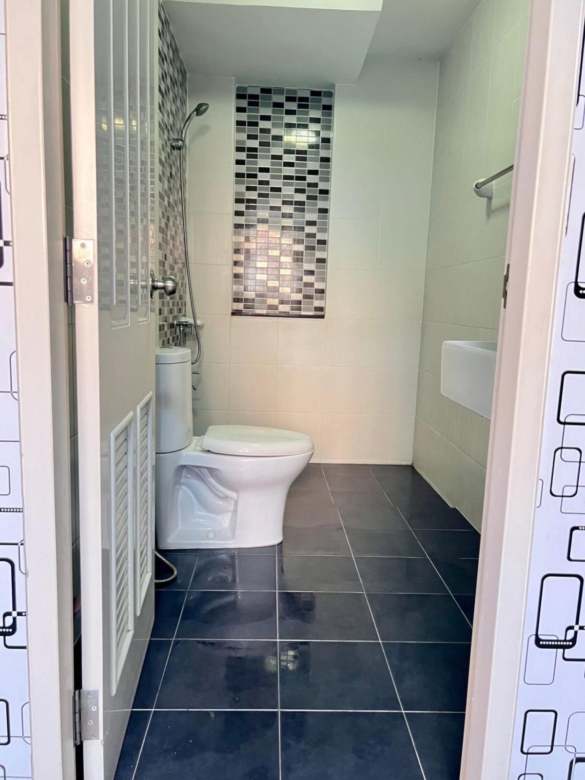 For SaleHouseNakhon Pathom : For Sale Townhouse/Townhome  , Baanfah Greenery Pinklao - Sai 5 , corner unit , Sam Phran , Sam Phran , Nakhon Pathom , CX-135188