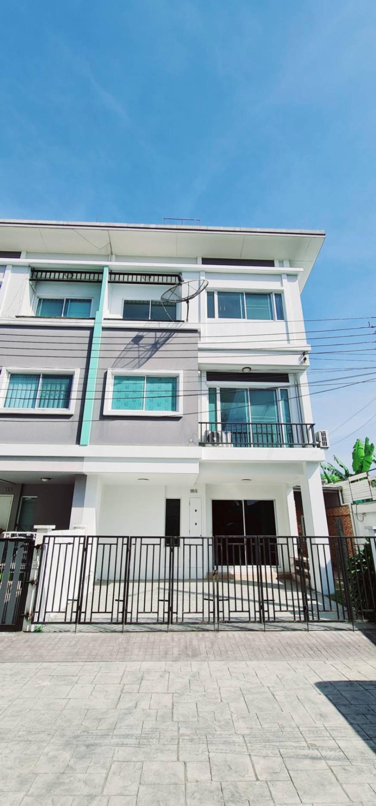 For SaleTownhomeLadkrabang, Suwannaphum Airport : For Sale Townhouse/Townhome  , Baan Wiranphat Exclusive Chaloemphrakiat Soi 8 , high floor , corner unit , wide frontage , newly renovated , Nong Bon , Prawet , Bangkok , CX-135770
