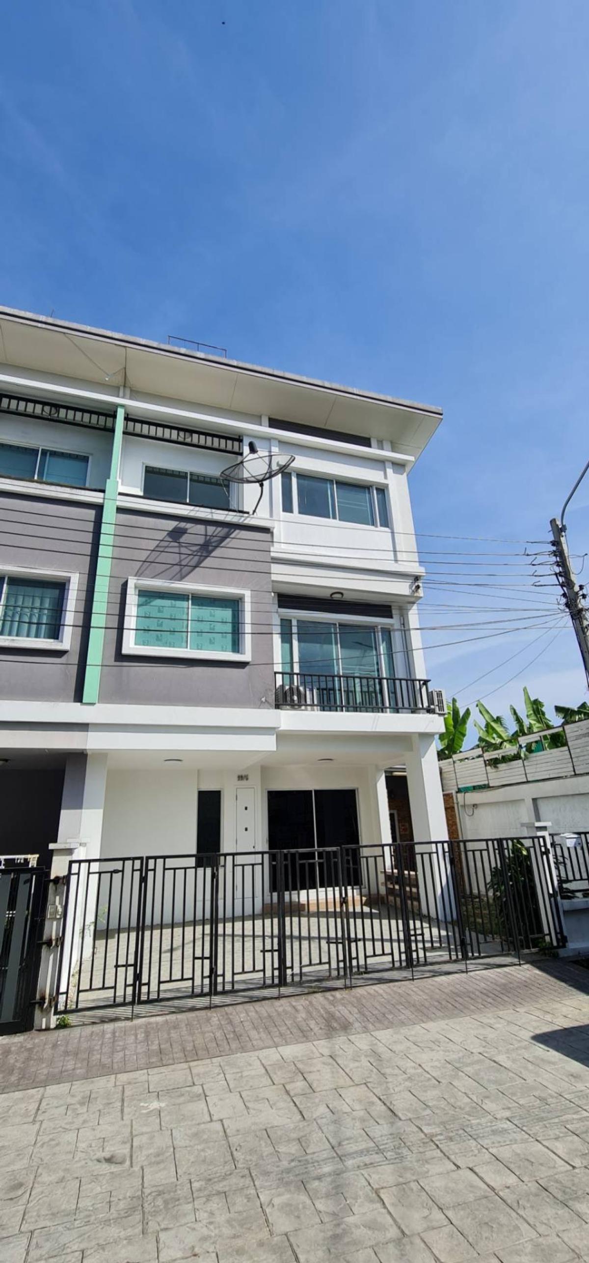 ขายทาวน์โฮมลาดกระบัง สุวรรณภูมิ : ขายทาวน์เฮ้าส์/ทาวน์โฮม  บ้านวิรัลพัชร เอ็กซ์คลูซีฟ เฉลิมพระเกียรติฯ ซอย 8 ชั้นสูง ห้องมุม หน้ากว้าง รีโนเวทใหม่ หนองบอน เขต ประเวศ กรุงเทพ CX-135770