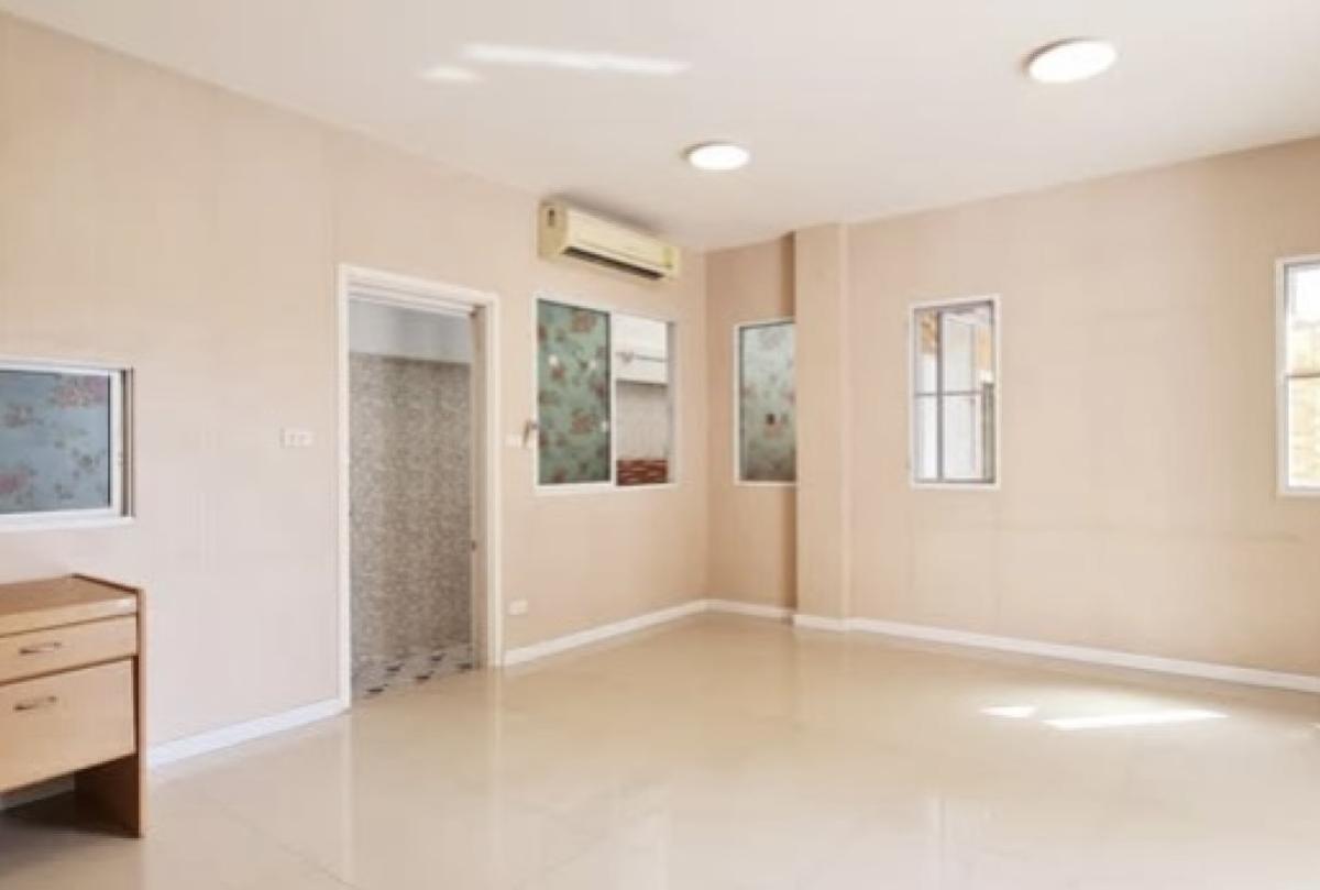 ขายทาวน์โฮมลาดกระบัง สุวรรณภูมิ : ขายทาวน์เฮ้าส์/ทาวน์โฮม  บ้านวิรัลพัชร เอ็กซ์คลูซีฟ เฉลิมพระเกียรติฯ ซอย 8 ชั้นสูง ห้องมุม หน้ากว้าง รีโนเวทใหม่ หนองบอน เขต ประเวศ กรุงเทพ CX-135770