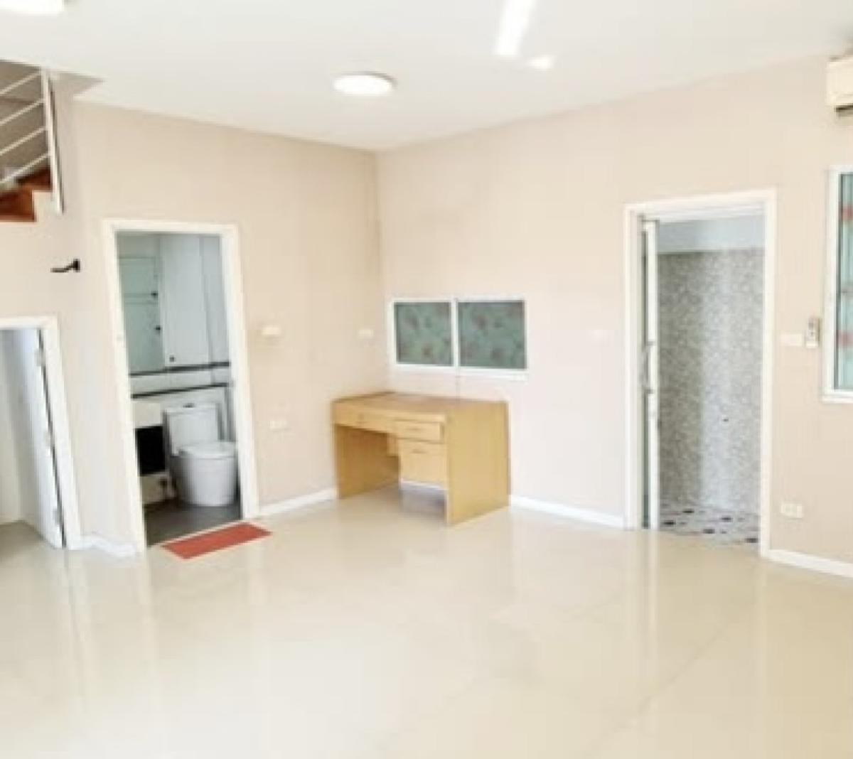 ขายทาวน์โฮมลาดกระบัง สุวรรณภูมิ : ขายทาวน์เฮ้าส์/ทาวน์โฮม  บ้านวิรัลพัชร เอ็กซ์คลูซีฟ เฉลิมพระเกียรติฯ ซอย 8 ชั้นสูง ห้องมุม หน้ากว้าง รีโนเวทใหม่ หนองบอน เขต ประเวศ กรุงเทพ CX-135770