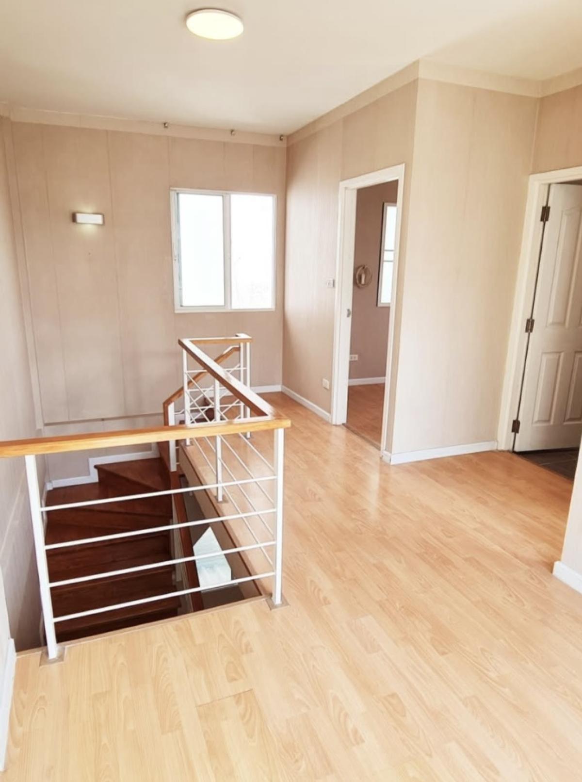 ขายทาวน์โฮมลาดกระบัง สุวรรณภูมิ : ขายทาวน์เฮ้าส์/ทาวน์โฮม  บ้านวิรัลพัชร เอ็กซ์คลูซีฟ เฉลิมพระเกียรติฯ ซอย 8 ชั้นสูง ห้องมุม หน้ากว้าง รีโนเวทใหม่ หนองบอน เขต ประเวศ กรุงเทพ CX-135770