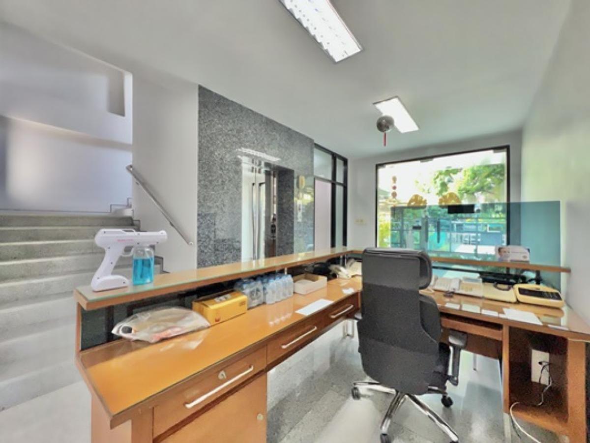For SaleOfficeOnnut, Udomsuk : For Sale Office building, 4-storey Sukhumvit 101/1, near Punnawithi BTS station , high floor , newly renovated ,  Bang Chak  , Phra Khanong , Bangkok , CX-135802