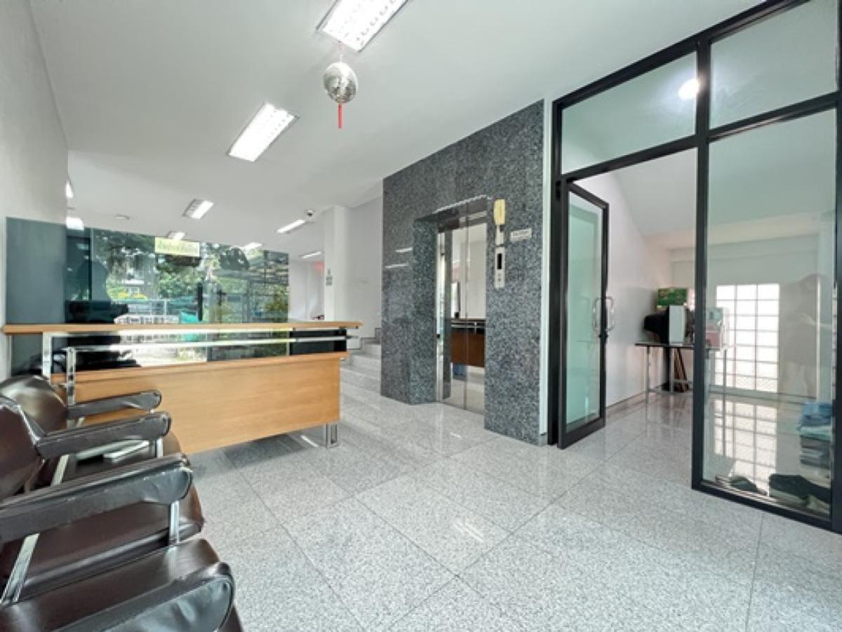 For SaleOfficeOnnut, Udomsuk : For Sale Office building, 4-storey Sukhumvit 101/1, near Punnawithi BTS station , high floor , newly renovated ,  Bang Chak  , Phra Khanong , Bangkok , CX-135802