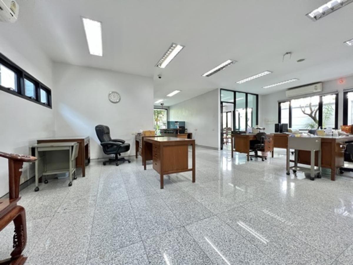For SaleOfficeOnnut, Udomsuk : For Sale Office building, 4-storey Sukhumvit 101/1, near Punnawithi BTS station , high floor , newly renovated ,  Bang Chak  , Phra Khanong , Bangkok , CX-135802