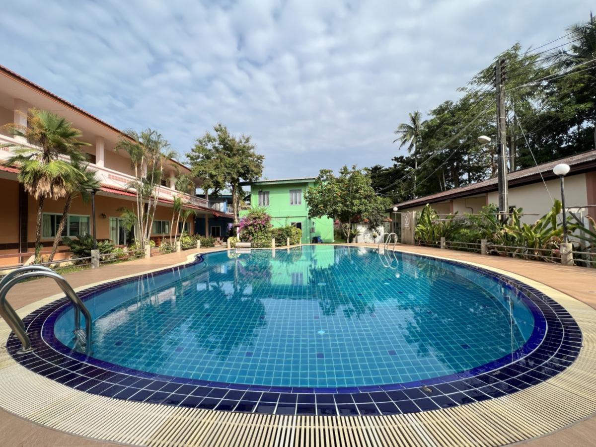 ขายที่ดินระยอง : ขายที่ดินเปล่า พร้อมกิจการ รีสอร์ท แกลง ระยอง ติดหาดส่วนตัว มีใบประกอบกิจการโรงแรม วิวสวย หน้ากว้าง ชากพง แกลง ระยอง CX-135833