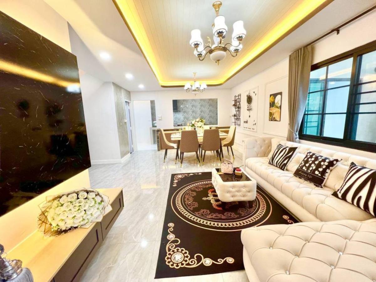 For SaleTownhomePathum Thani,Rangsit, Thammasat : For Sale Townhouse/Townhome  , Baan Pruksa 12 Rangsit-Klong 3 , corner unit , newly renovated , Khlong Sam , khlong Luang , Pathum Thani , CX-135890