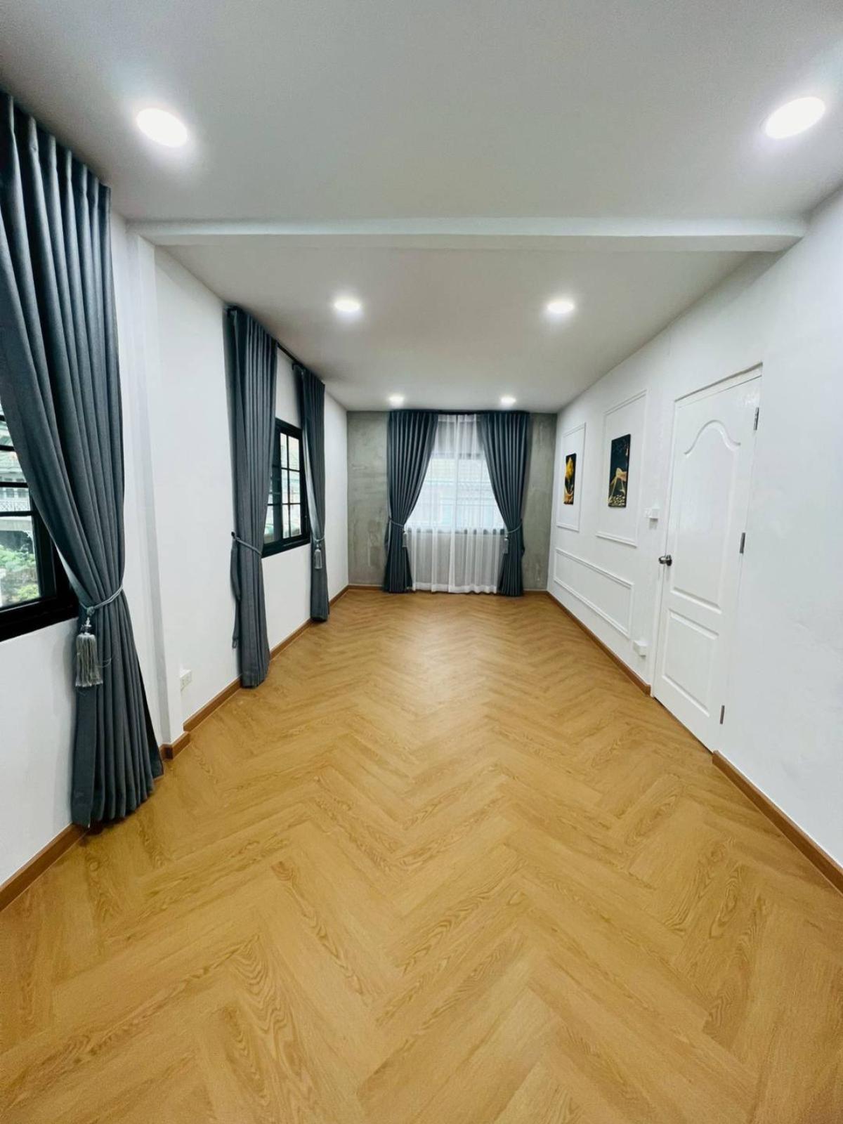 For SaleTownhomePathum Thani,Rangsit, Thammasat : For Sale Townhouse/Townhome  , Baan Pruksa 12 Rangsit-Klong 3 , corner unit , newly renovated , Khlong Sam , khlong Luang , Pathum Thani , CX-135890