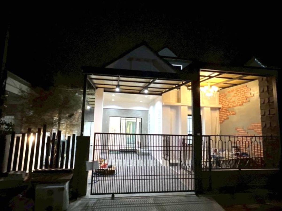 For SaleTownhomePathum Thani,Rangsit, Thammasat : For Sale Townhouse/Townhome  , Baan Wararak Rangsit-Klong 3 , corner unit , newly renovated , Khlong Sam , khlong Luang , Pathum Thani , CX-135906