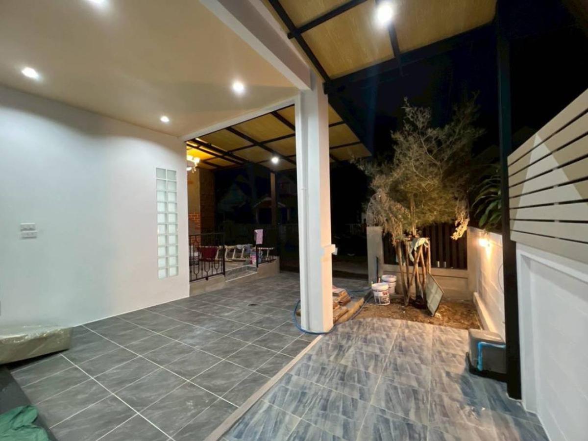 For SaleTownhomePathum Thani,Rangsit, Thammasat : For Sale Townhouse/Townhome  , Baan Wararak Rangsit-Klong 3 , corner unit , newly renovated , Khlong Sam , khlong Luang , Pathum Thani , CX-135906