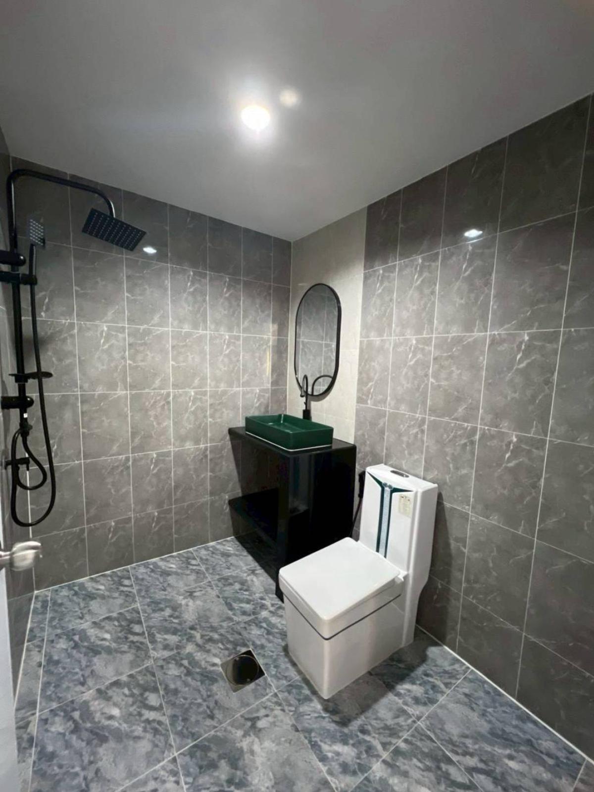 For SaleTownhomePathum Thani,Rangsit, Thammasat : For Sale Townhouse/Townhome  , Baan Wararak Rangsit-Klong 3 , corner unit , newly renovated , Khlong Sam , khlong Luang , Pathum Thani , CX-135906