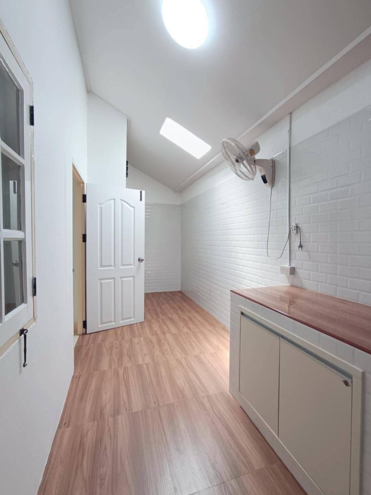 ขายทาวน์โฮมนนทบุรี บางใหญ่ บางบัวทอง : ขายทาวน์เฮ้าส์/ทาวน์โฮม  กมลลักษณ์ 2​ ไทรน้อย ไทรน้อย นนทบุรี CX-135745