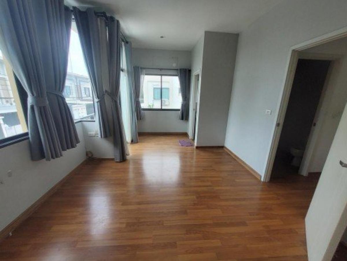 ขายทาวน์โฮมพระราม 5 ราชพฤกษ์ บางกรวย : ขายทาวน์เฮ้าส์/ทาวน์โฮม  เดอะทรัสต์ ราชพฤกษ์-รัตนาธิเบศร์ ห้องมุม หน้ากว้าง บางรักใหญ่ บางบัวทอง นนทบุรี CX-135000