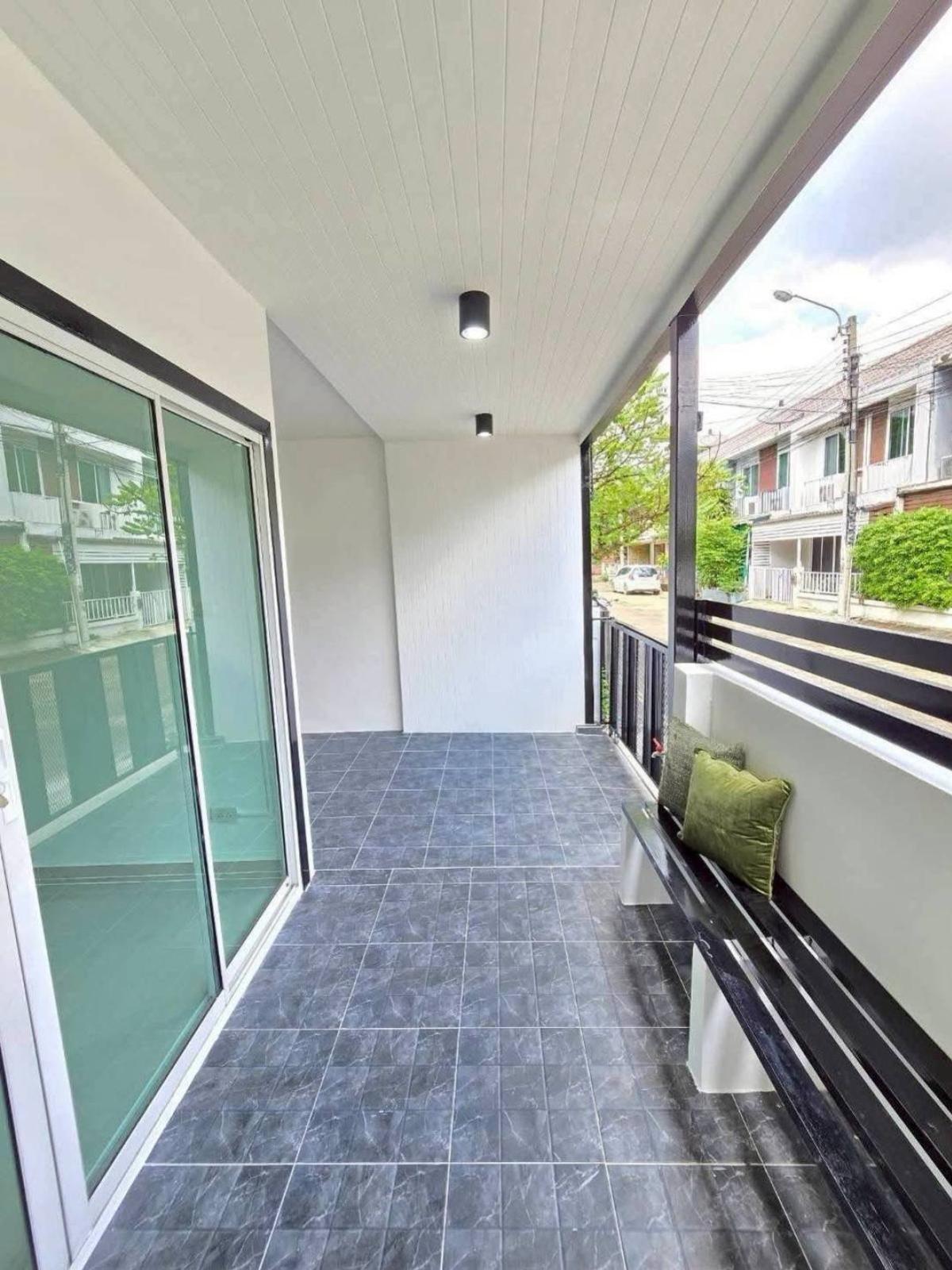 ขายทาวน์โฮมพระราม 5 ราชพฤกษ์ บางกรวย : ขายทาวน์เฮ้าส์/ทาวน์โฮม  อารียา เดอะคัลเลอร์ ติวานนท์ รีโนเวทใหม่ บ้านใหม่ ปากเกร็ด นนทบุรี CX-135528