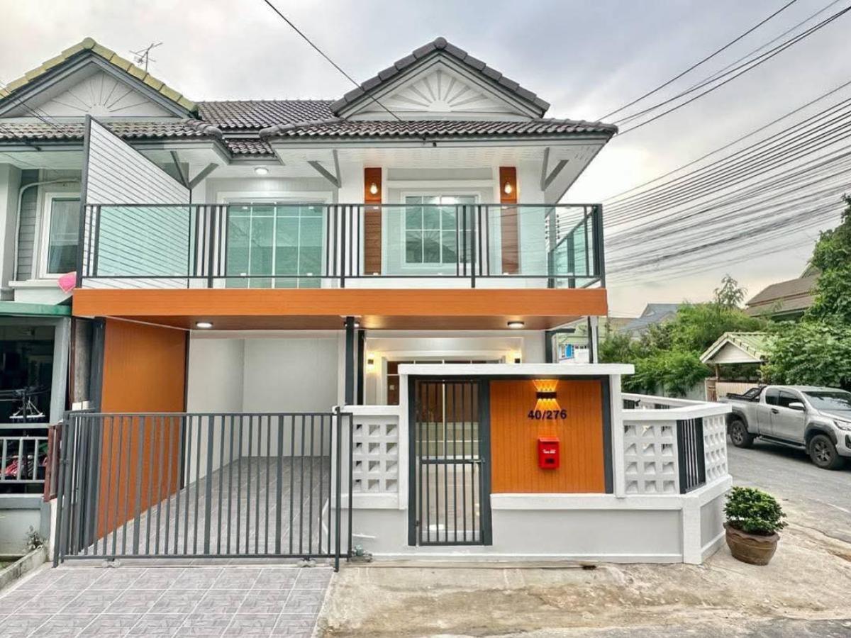 For SaleTownhomeNonthaburi, Bang Yai, Bangbuathong : For Sale Townhouse/Townhome  , Baan Pruksa 14 A Bangbuathong , corner unit , wide frontage , newly renovated , Bang Khu Rat , Bang Bua Thong , Nonthaburi , CX-133678