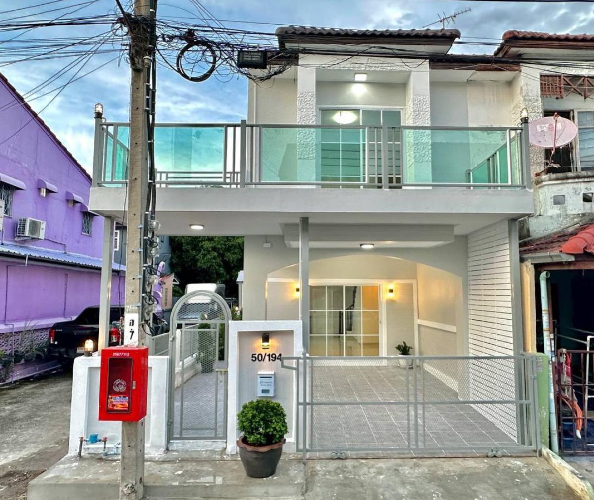 ขายทาวน์โฮมนนทบุรี บางใหญ่ บางบัวทอง : ขายทาวน์เฮ้าส์/ทาวน์โฮม  นันทิชา 3/8 หน้ากว้าง ไทรน้อย ไทรน้อย นนทบุรี CX-124460