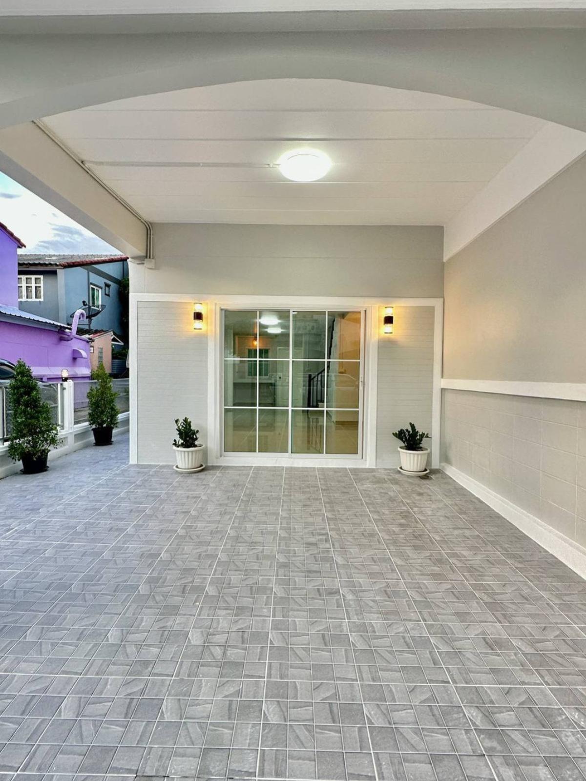 ขายทาวน์โฮมนนทบุรี บางใหญ่ บางบัวทอง : ขายทาวน์เฮ้าส์/ทาวน์โฮม  นันทิชา 3/8 หน้ากว้าง ไทรน้อย ไทรน้อย นนทบุรี CX-124460