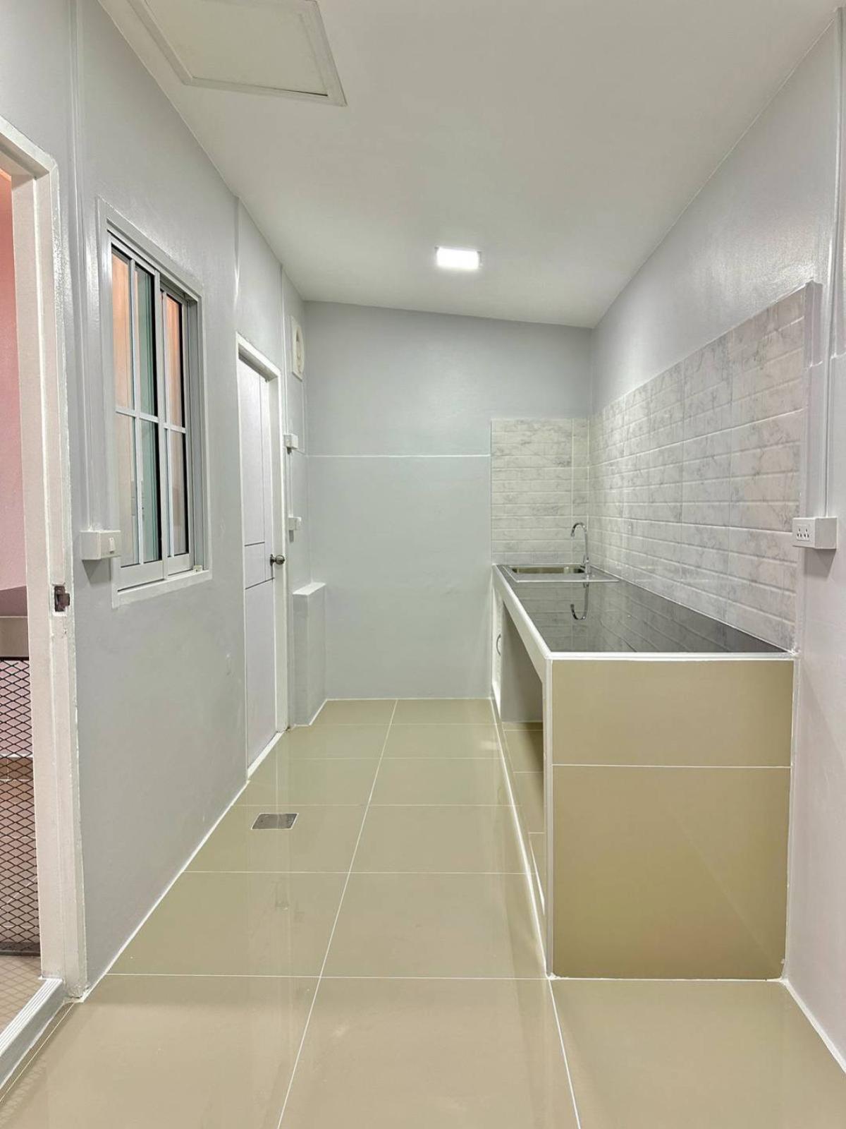 ขายทาวน์โฮมนนทบุรี บางใหญ่ บางบัวทอง : ขายทาวน์เฮ้าส์/ทาวน์โฮม  นันทิชา 3/8 หน้ากว้าง ไทรน้อย ไทรน้อย นนทบุรี CX-124460