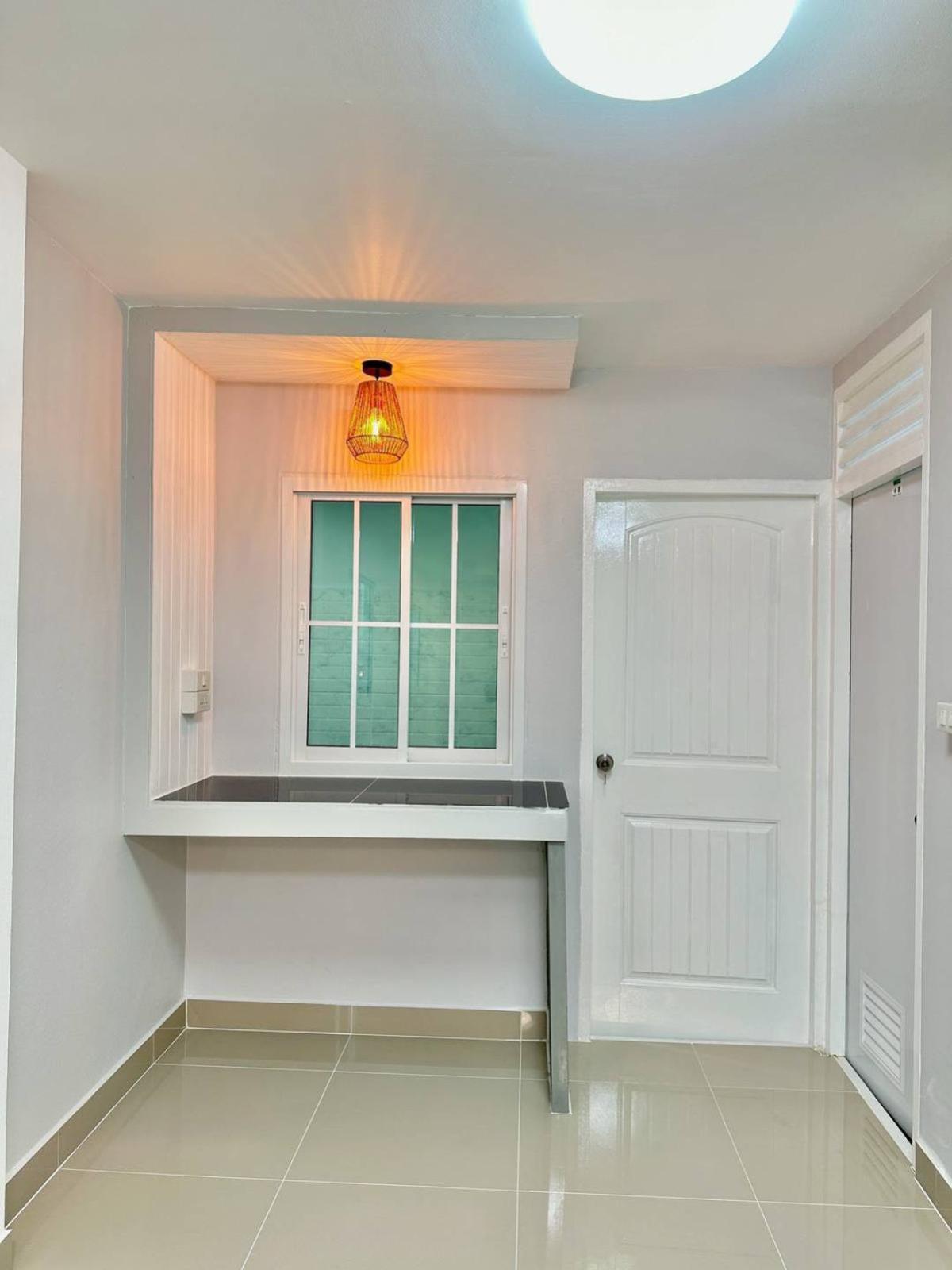 ขายทาวน์โฮมนนทบุรี บางใหญ่ บางบัวทอง : ขายทาวน์เฮ้าส์/ทาวน์โฮม  นันทิชา 3/8 หน้ากว้าง ไทรน้อย ไทรน้อย นนทบุรี CX-124460