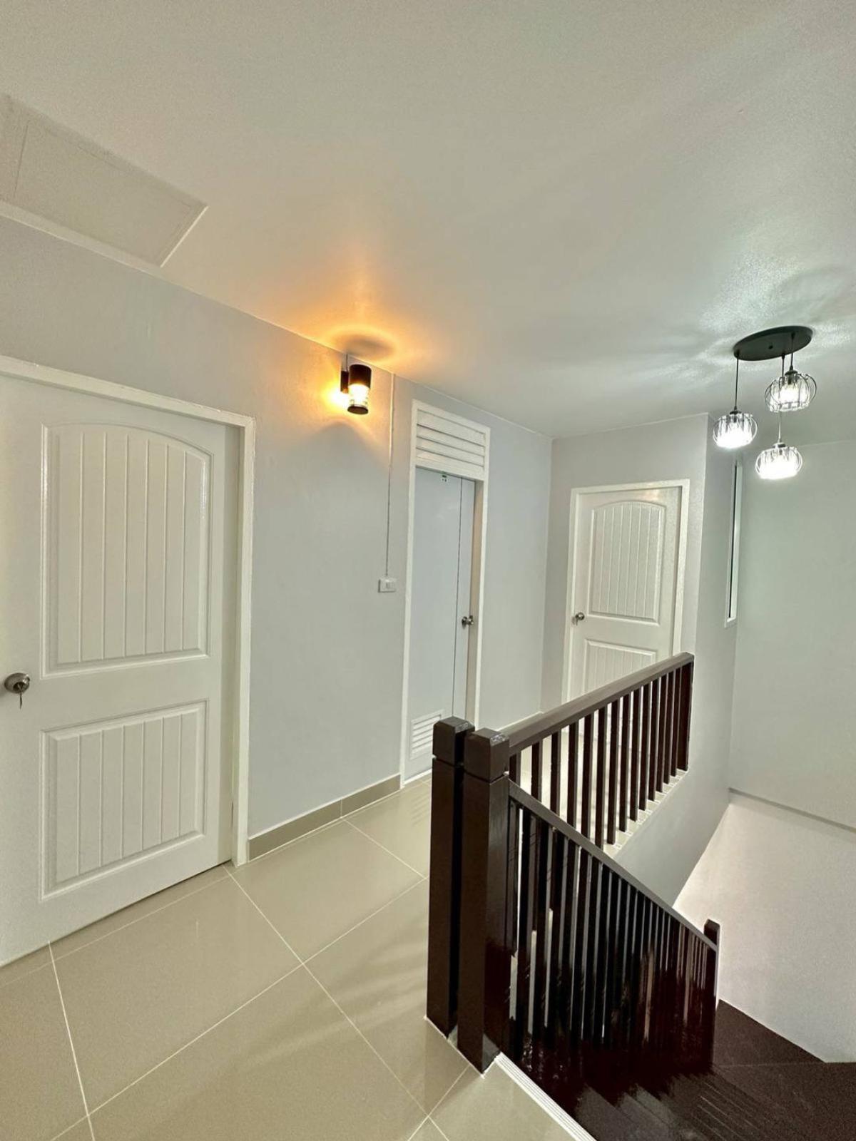 ขายทาวน์โฮมนนทบุรี บางใหญ่ บางบัวทอง : ขายทาวน์เฮ้าส์/ทาวน์โฮม  นันทิชา 3/8 หน้ากว้าง ไทรน้อย ไทรน้อย นนทบุรี CX-124460