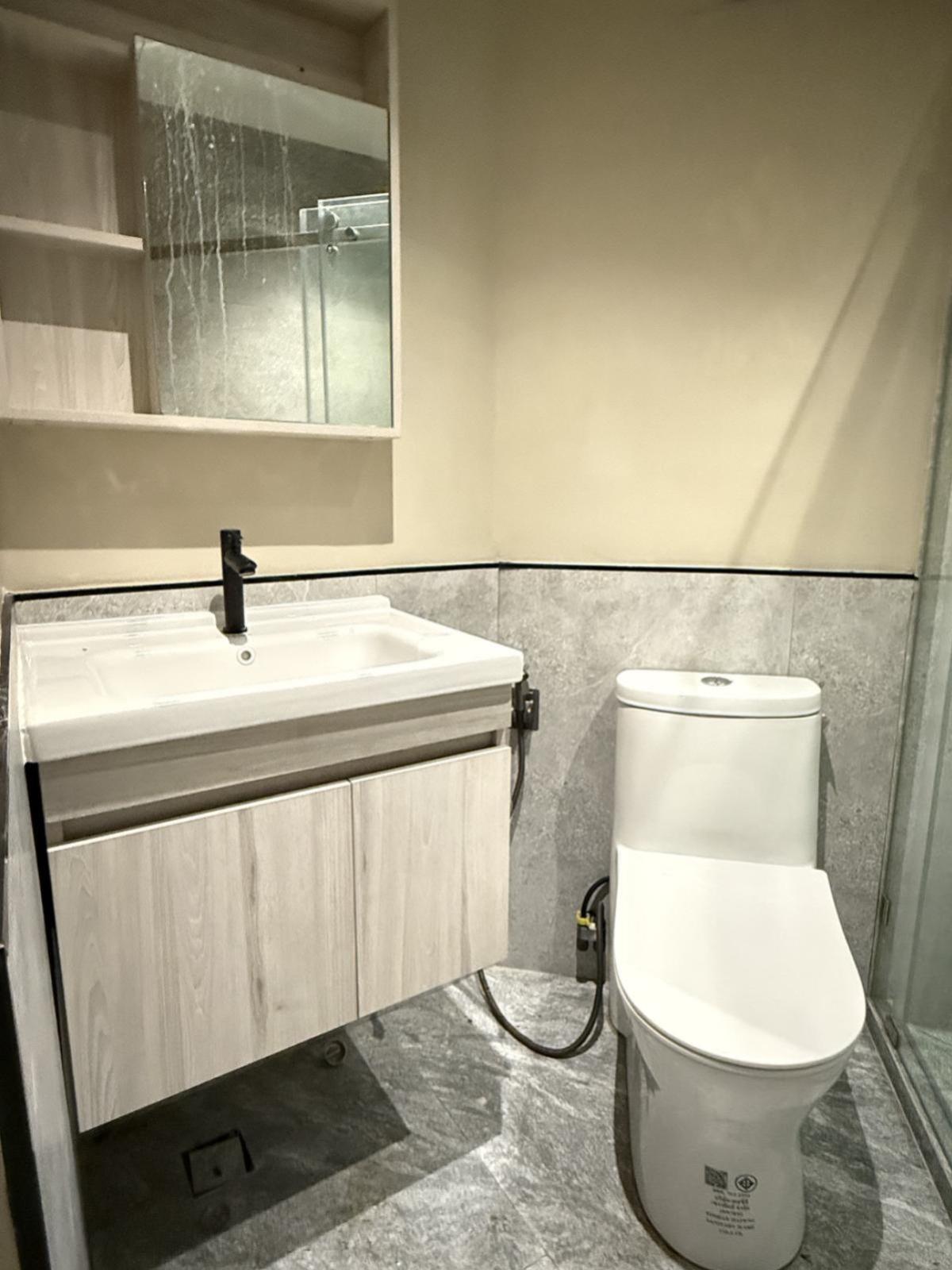 ขายคอนโดวิทยุ ชิดลม หลังสวน : ขายคอนโด  วิทยุ คอมเพล็กซ์ BTS-เพลินจิต มักกะสัน เขต ราชเทวี กรุงเทพ CX-135414