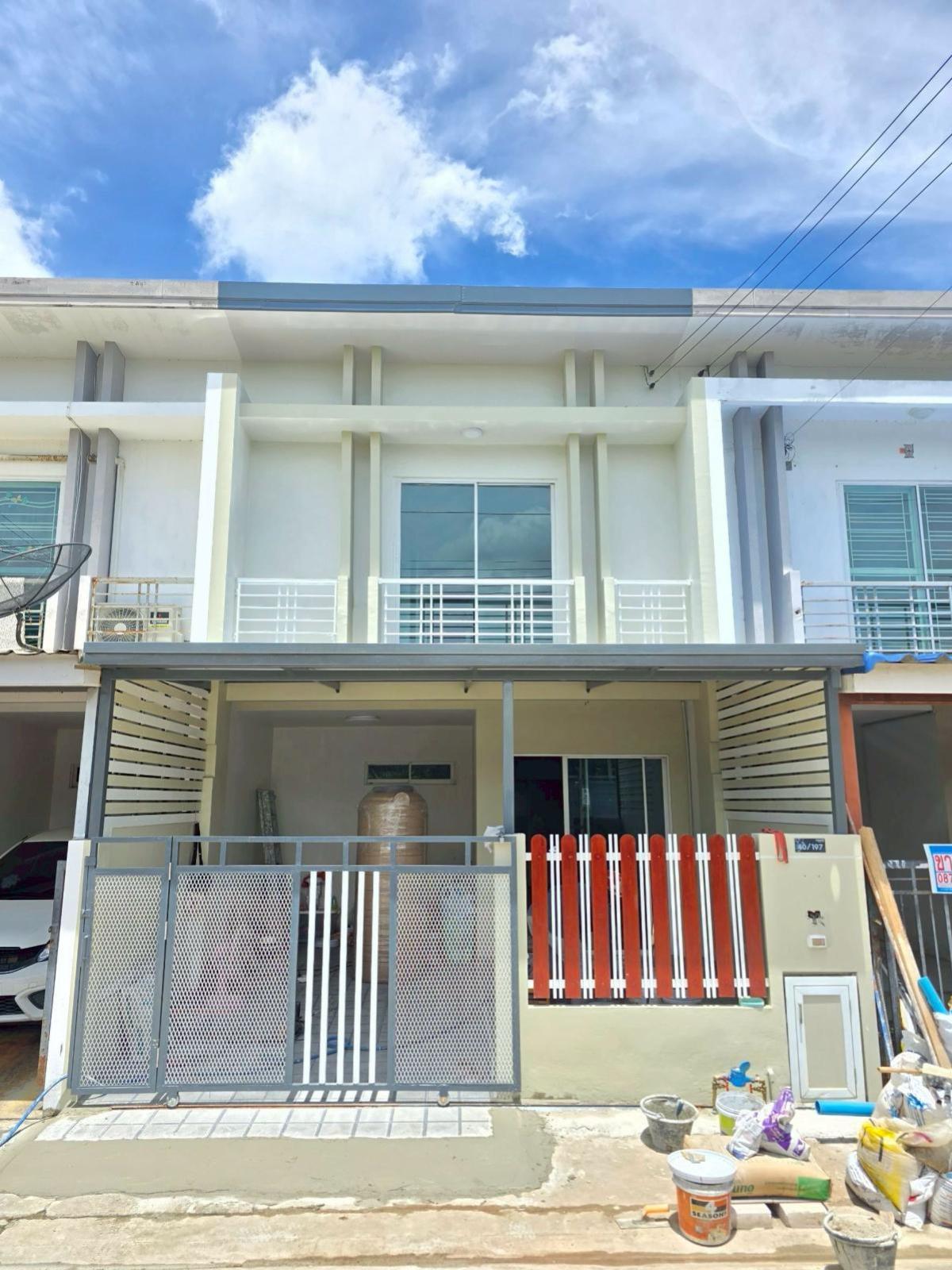For SaleTownhomeBang kae, Phetkasem : For Sale Townhouse/Townhome  , Pruksa Town Phetkasem 81 , wide frontage , newly renovated , Nong Khaem , Nong Khaem , Bangkok , CX-132311