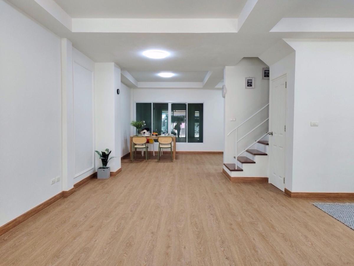 ขายทาวน์โฮมสมุทรปราการ สำโรง : ขายทาวน์เฮ้าส์/ทาวน์โฮม เดอะ ไลฟ์ บางนา MRT-ศรีเอี่ยม (สายสีเหลือง) บางพลีใหญ่ บางพลี สมุทรปราการ CX-135452