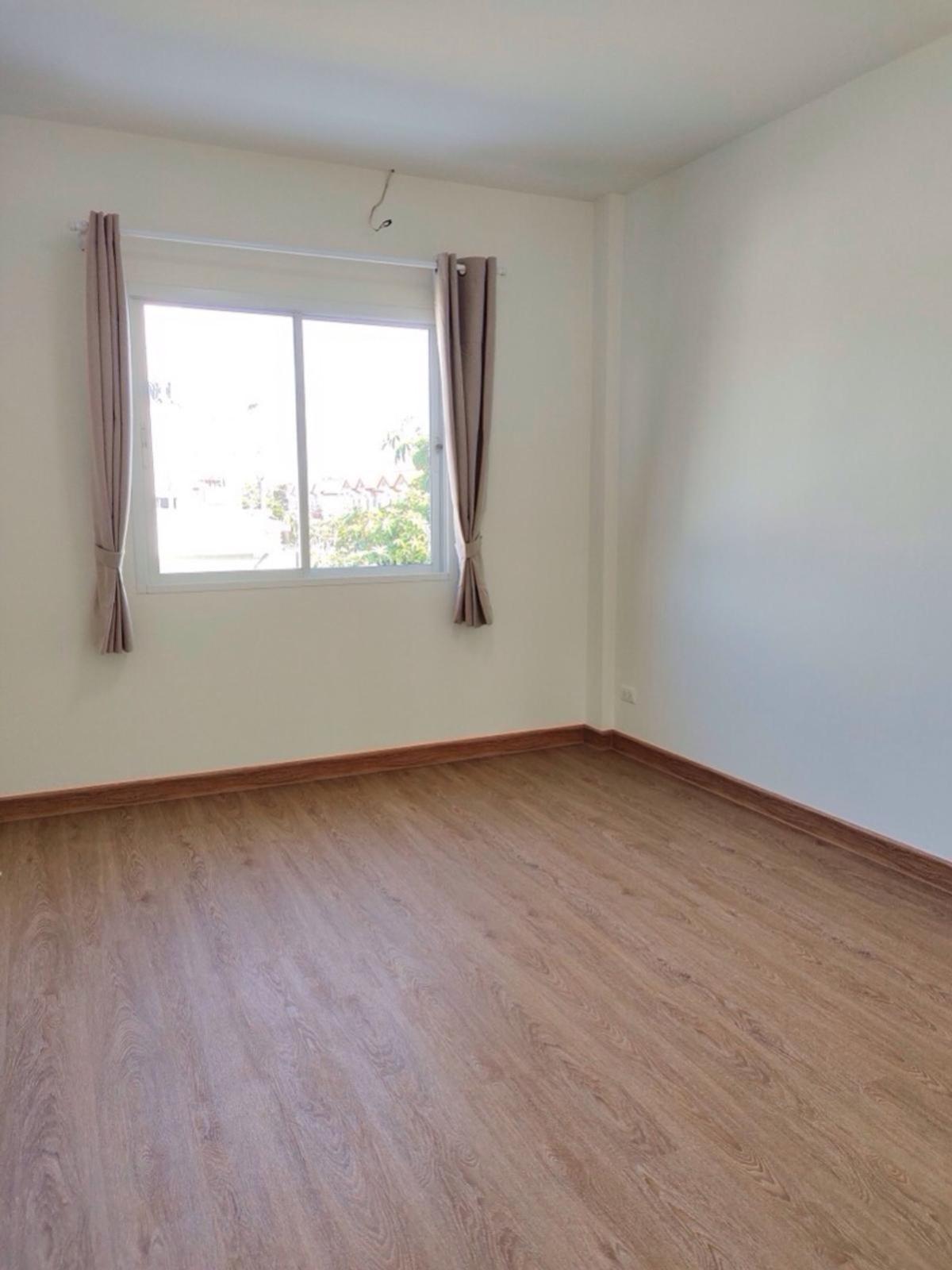 ขายทาวน์โฮมสมุทรปราการ สำโรง : ขายทาวน์เฮ้าส์/ทาวน์โฮม เดอะ ไลฟ์ บางนา MRT-ศรีเอี่ยม (สายสีเหลือง) บางพลีใหญ่ บางพลี สมุทรปราการ CX-135452