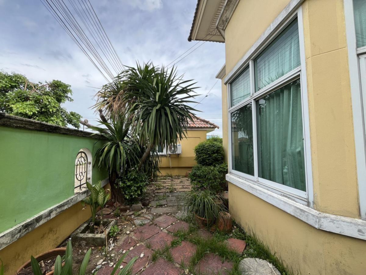 For SaleHousePhutthamonthon, Salaya : For Sale House , Bhudhani Village , corner unit , Bang Krathuek , Sam Phran , Nakhon Pathom , CX-135524