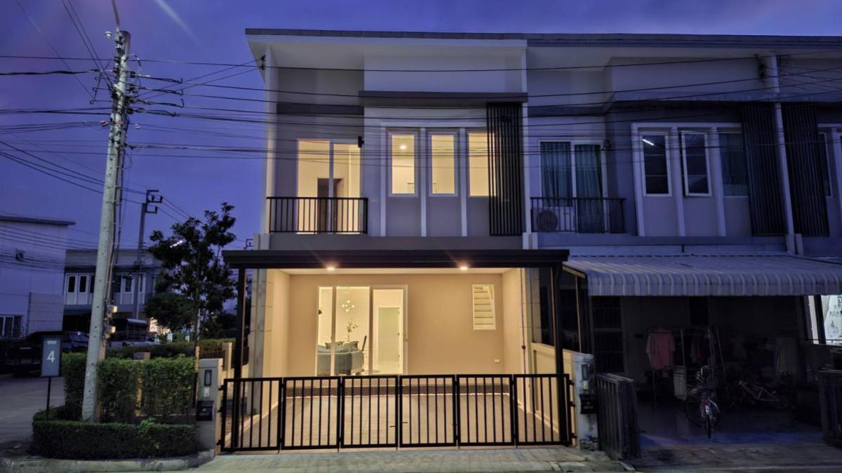For SaleTownhomeNonthaburi, Bang Yai, Bangbuathong : For Sale Townhouse/Townhome  , Chuan Chuen Town Kanchana - Bangyai , corner unit , wide frontage , newly renovated , MRT-Khong Bang Phai , Bang Mae Nang , Bang Yai , Nonthaburi , CX-135527