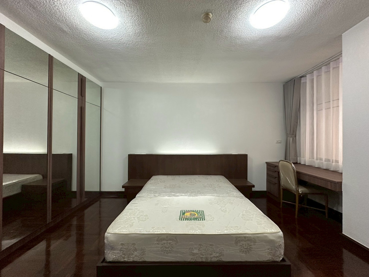 ให้เช่าคอนโดวิทยุ ชิดลม หลังสวน : 🎈Pet friendly Condo for rent in Langsuan area! 3 bedroom 3 bathroom fully furnished huge size 250 sq.m near BTS Chidlom