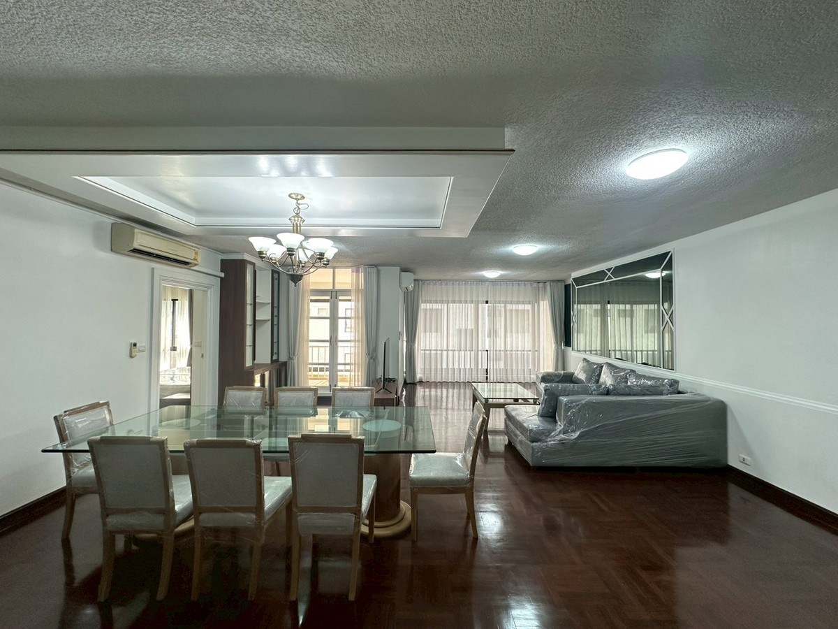 ให้เช่าคอนโดวิทยุ ชิดลม หลังสวน : 🎈Pet friendly Condo for rent in Langsuan area! 3 bedroom 3 bathroom fully furnished huge size 250 sq.m near BTS Chidlom