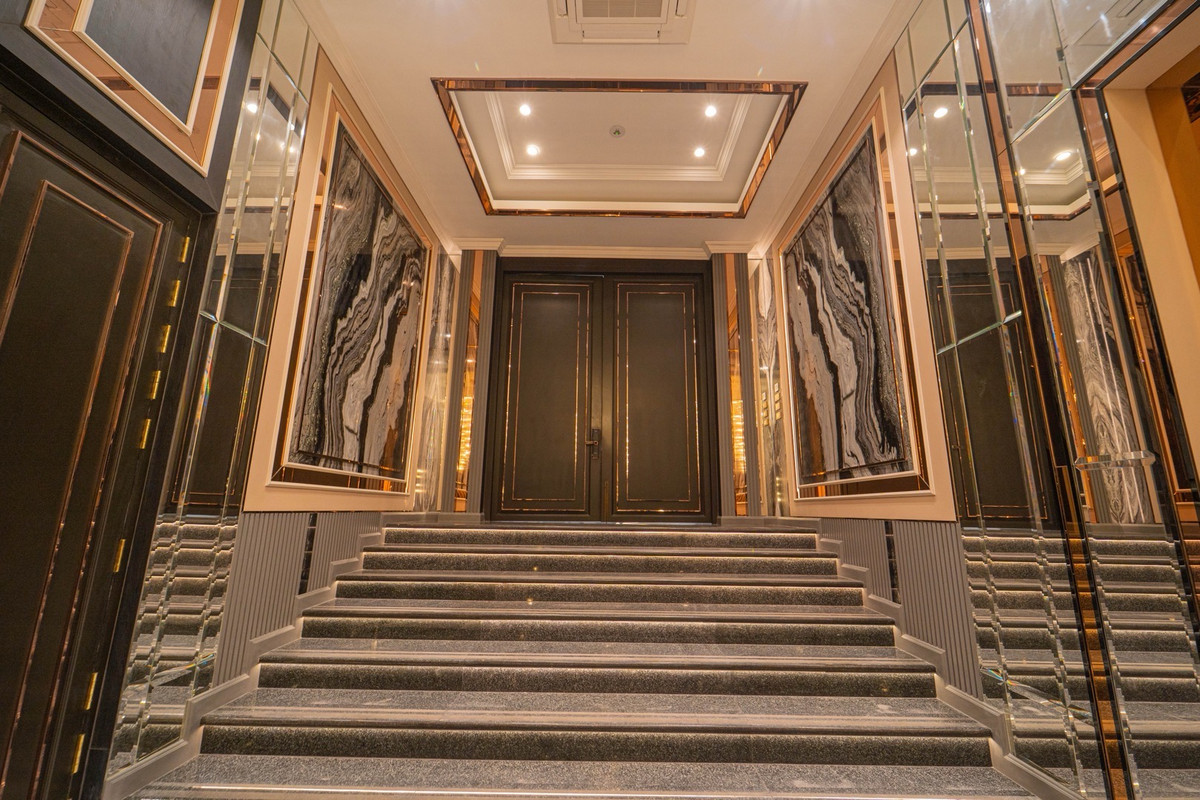 ขายบ้านพุทธมณฑล ศาลายา : 📢👇 คฤหาสน์หรูระดับ Super Luxury ครบทุกฟังก์ชันในหลังเดียว! ใจกลางพุทธมณฑล สวยอลังการ พร้อมสิ่งอำนวยความสะดวกครบเหมือนอยู่รีสอร์ตส่วนตัว ทั้งสระว่ายน้ำ ห้องฟิตเนส ห้องซาวน่า ห้องคาราโอเกะ และห้องจัดเลี้ยงรองรับแขกได้หลักร้อย