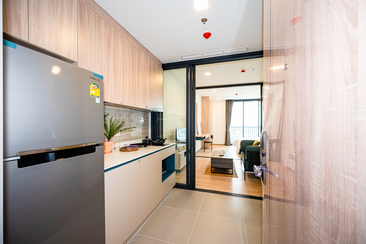 For RentCondoRatchathewi,Phayathai : Cheapest, clear view, not blocked -XT Phayathai 42 Sq.m., closed kitchen, fully furnished - luxurious common area that is sufficient for use.