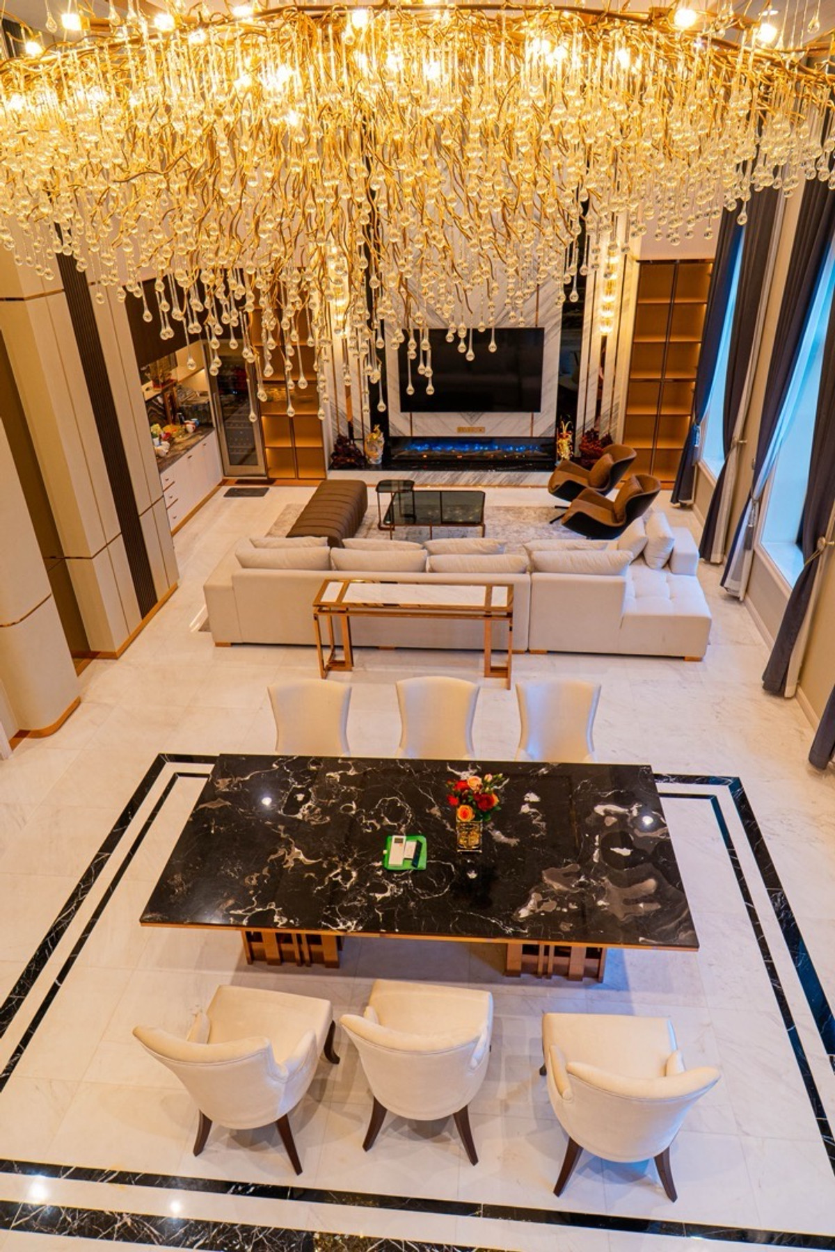 ขายบ้านพุทธมณฑล ศาลายา : 📢👇 คฤหาสน์หรูระดับ Super Luxury ครบทุกฟังก์ชันในหลังเดียว! ใจกลางพุทธมณฑล สวยอลังการ พร้อมสิ่งอำนวยความสะดวกครบเหมือนอยู่รีสอร์ตส่วนตัว ทั้งสระว่ายน้ำ ห้องฟิตเนส ห้องซาวน่า ห้องคาราโอเกะ และห้องจัดเลี้ยงรองรับแขกได้หลักร้อย